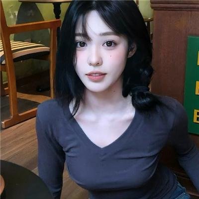 落在香杉树的雪花